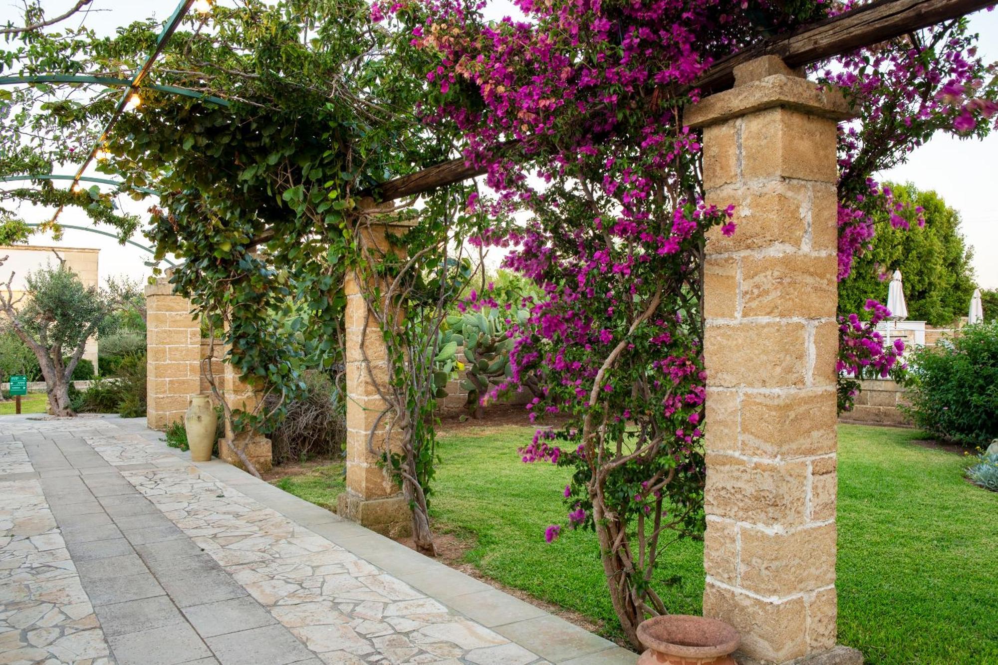 Masseria L'Uliveto Agri Resort Отранто Экстерьер фото